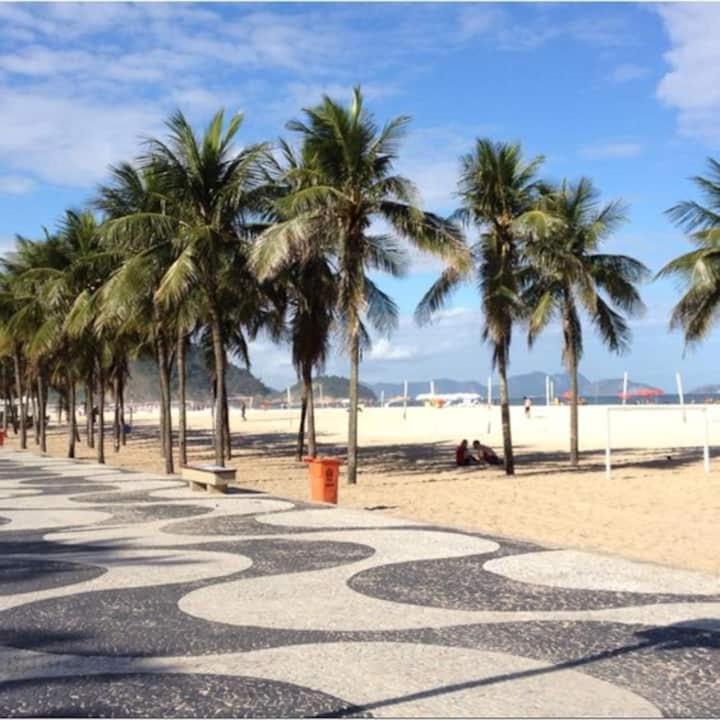 Rio - Um Quarteirao Da De Copacabana Rio de Janeiro