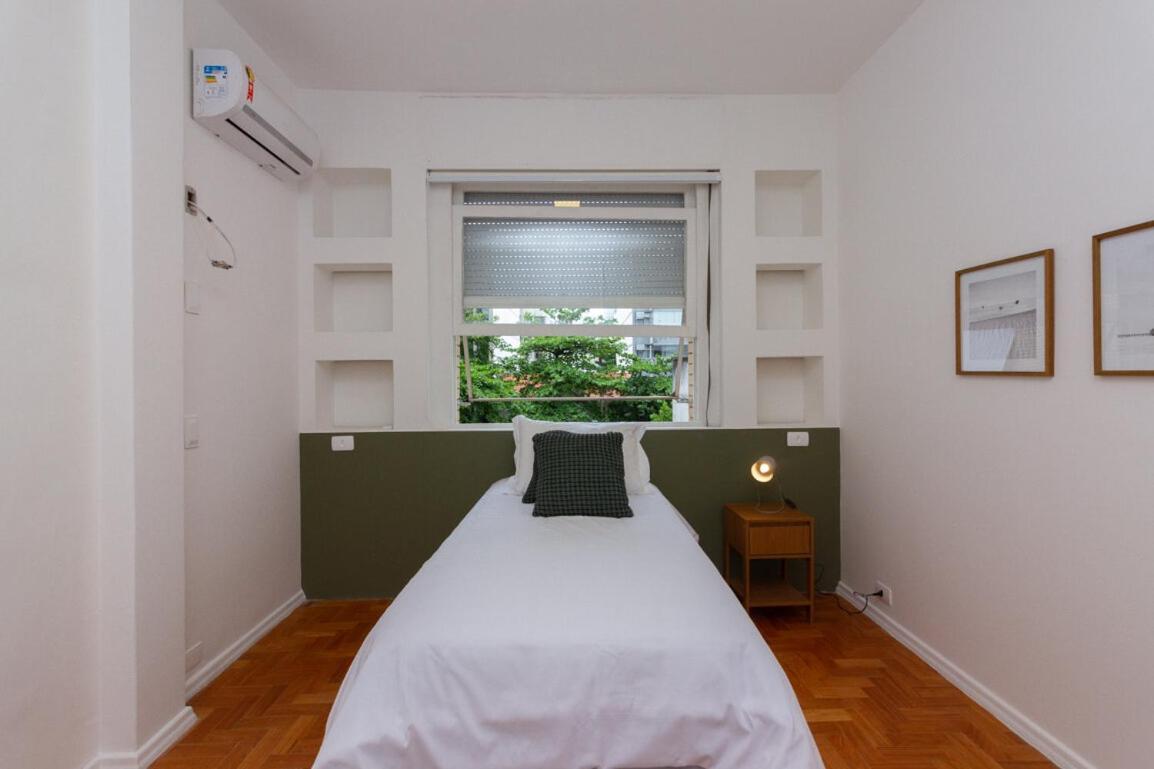 Apartamento R. João Lira, 103 - Leblon - LB009