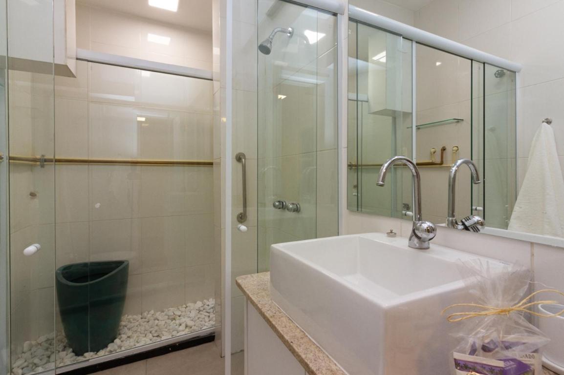 Apartamento R. Carlos Góis, 476 - Leblon - Lb016