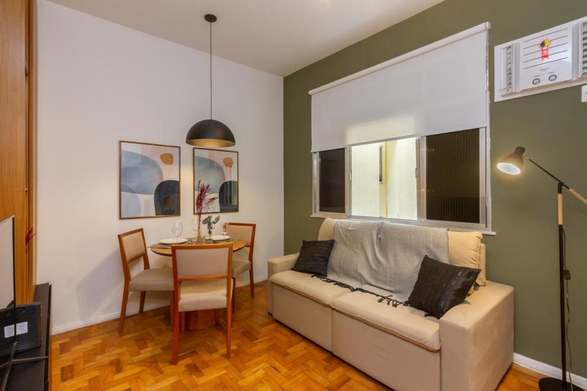 Apartamento R. Carlos Góis, 476 - Leblon - Lb016