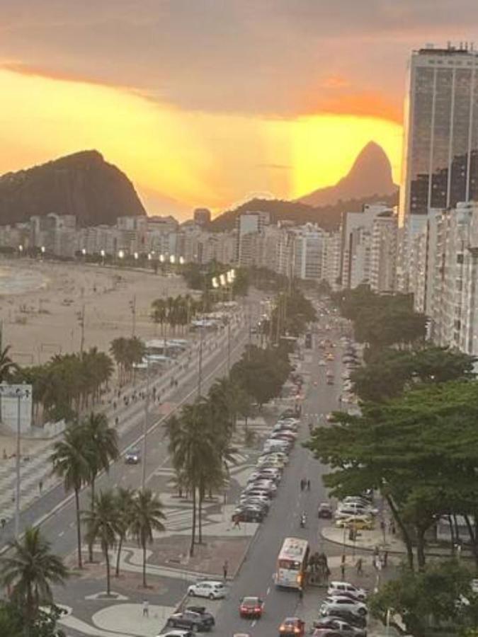 Apto. Leme 10º Andar Frente O Mar * Rio de Janeiro