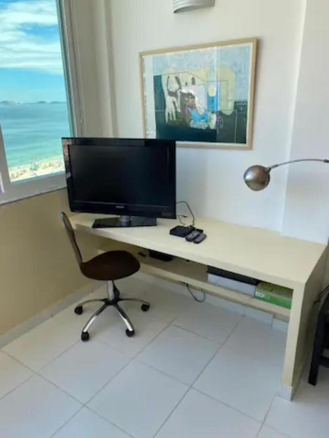 Apartamento Apto. Leme 10º Andar Frente O Mar *