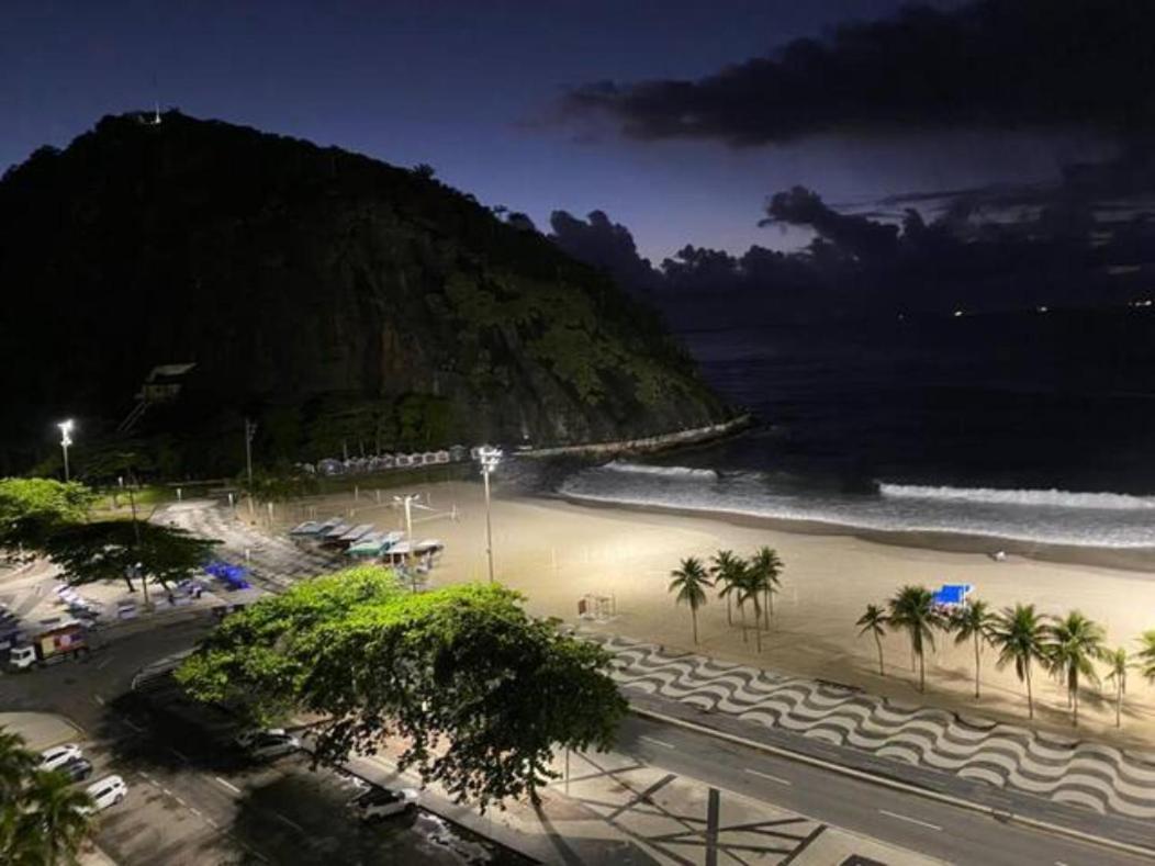 Apto. Leme 10º Andar Frente O Mar Rio de Janeiro