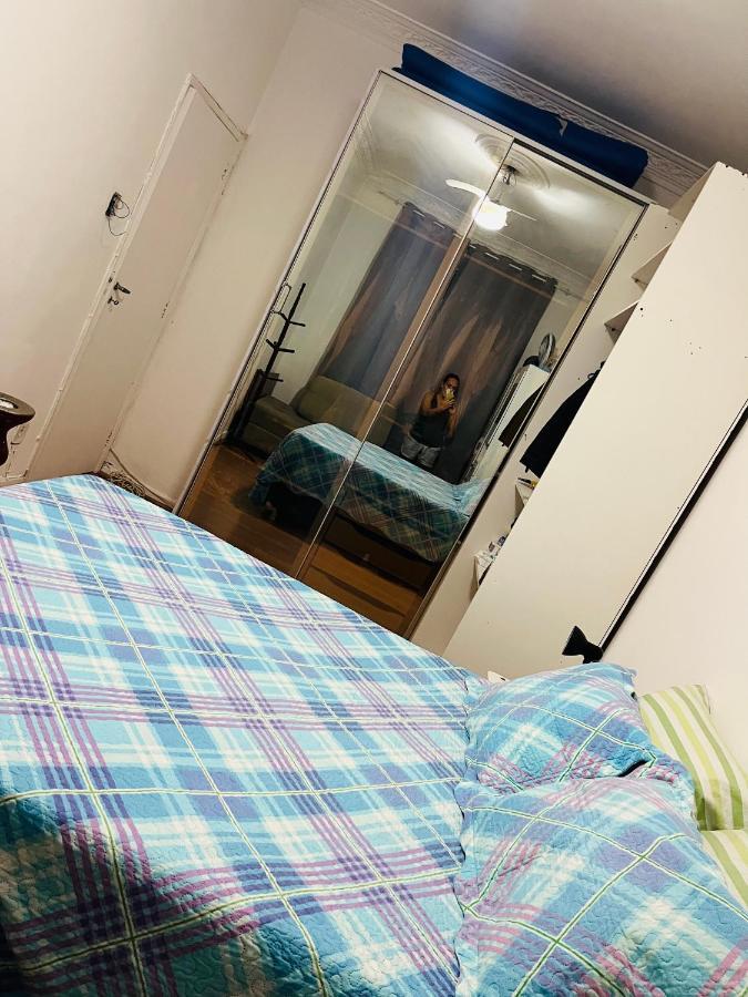 Apartamento Para Temporada Em Copacabana, Perto Da Praia *