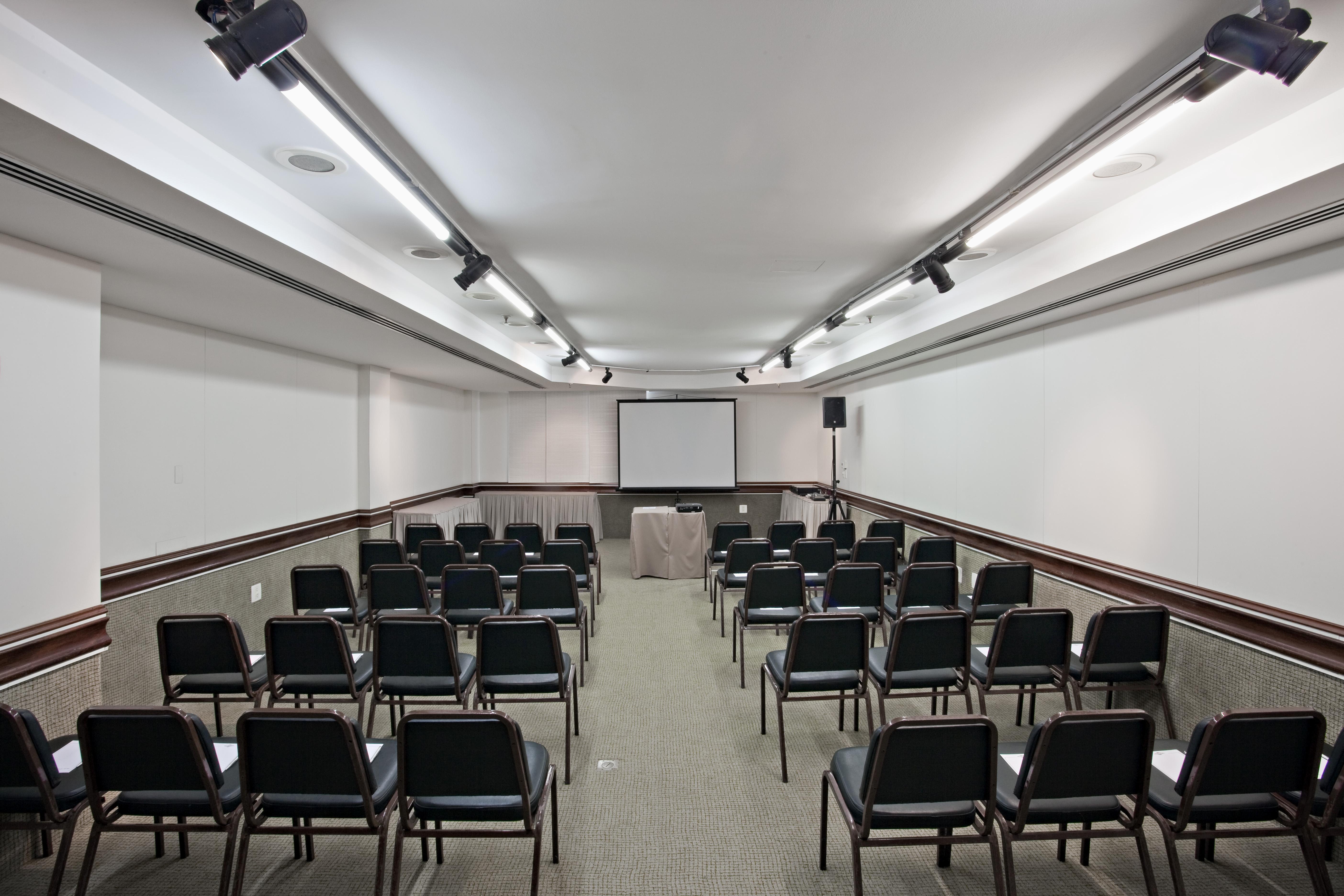 Hotel Merlin Copacabana 4*