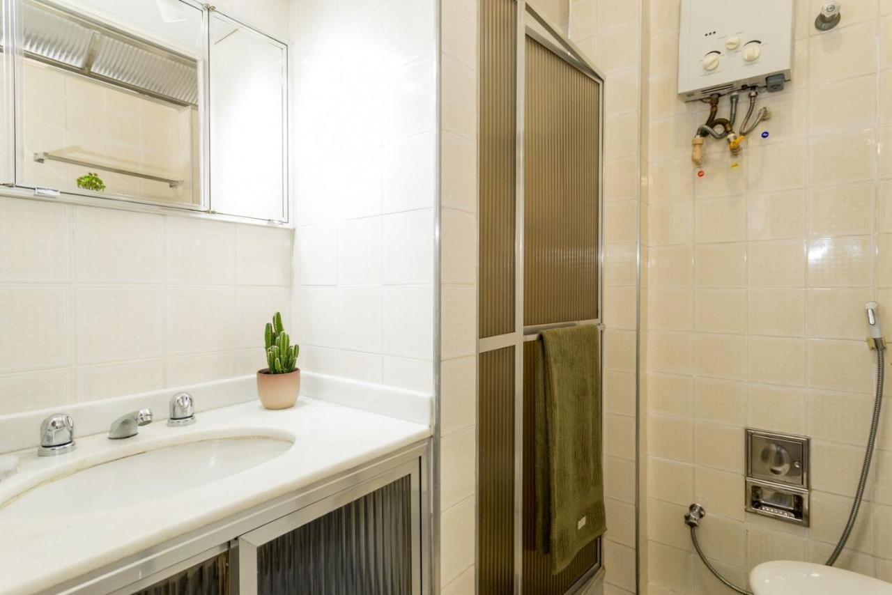 Relax Em Copacabana, E Sala, 150 Mt Da Praia, Cozinha, Maq De Lavar Roupa E Ar Apartamento