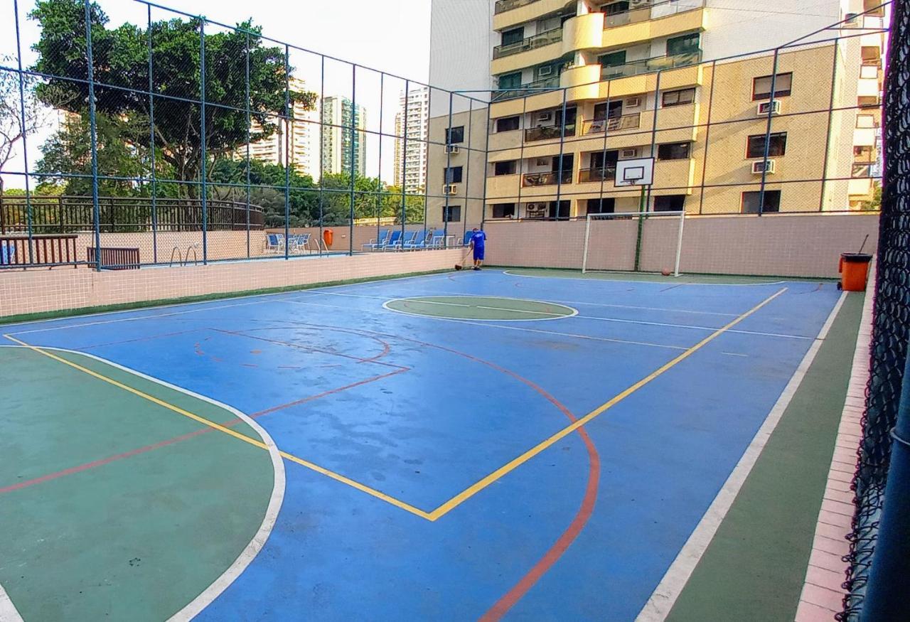 Apartamento Na Barra Da Tijuca Com Wi-fi Em Condomínio Com Piscina E Próximo à Rio de Janeiro