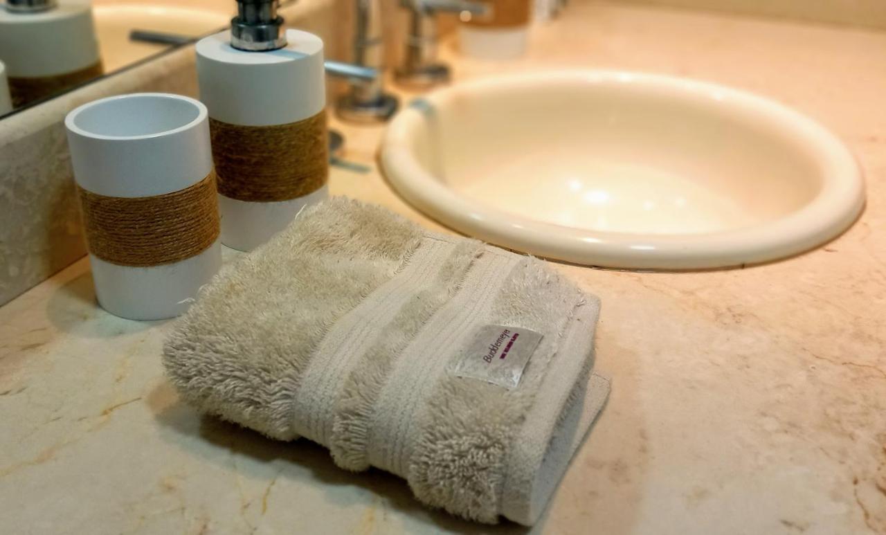 Apartamento Na Barra Da Tijuca Com Wi-fi Em Condomínio Com Piscina E Próximo à Apartamento