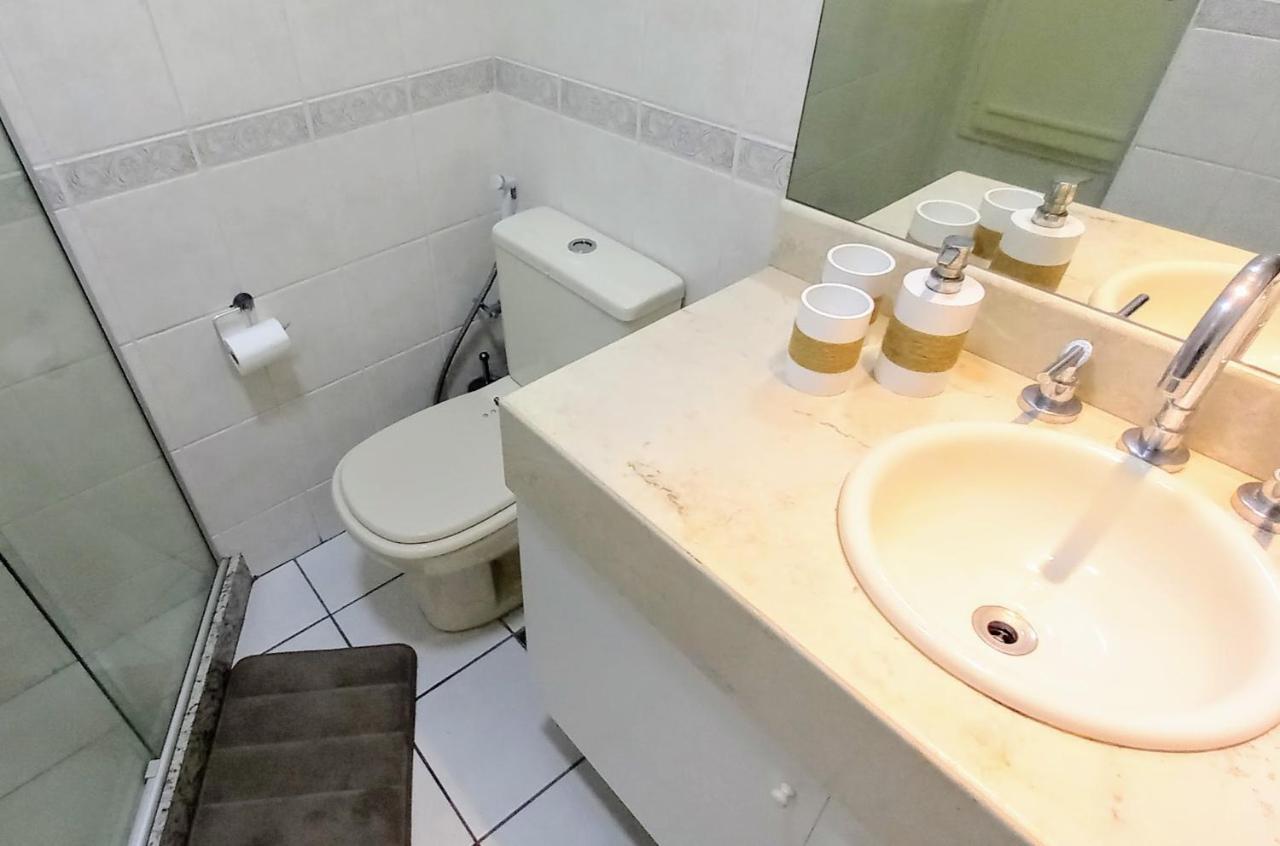 Apartamento Na Barra Da Tijuca Com Wi-fi Em Condomínio Com Piscina E Próximo à Rio de Janeiro