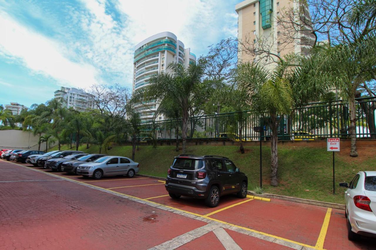 Barra Da Tijuca - 508 - De Frente Para Maravilhosa Piscina - Estacionamento Gratuito - Academia Comphania Atletica - Balsa Para Praia Gratis - Microondas - Geladeira Grande - Recepcao 24Horas - Wi-Fi - Com Pia * Rio de Janeiro