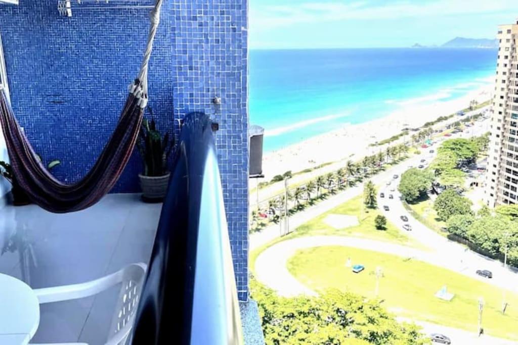 Na Orla Da Da Barra Da Tijuca, Rio de Janeiro