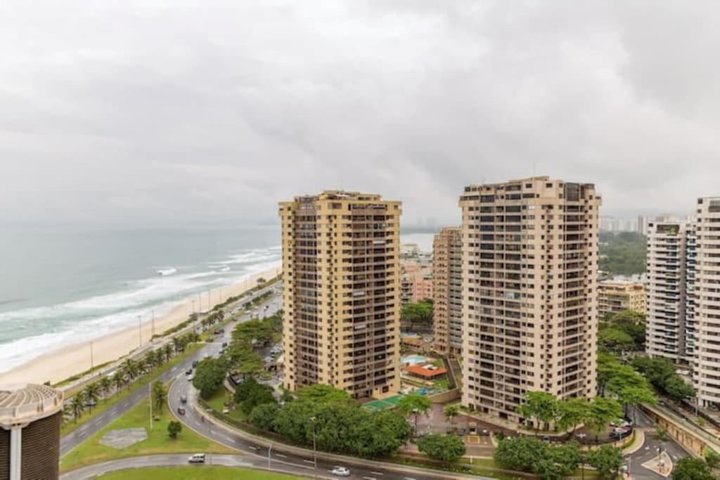 Na Orla Da Da Barra Da Tijuca,