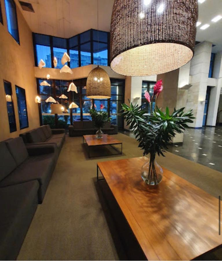 Copa Vista: Beachfront Comfort With Pool And 24/7 Security Rio de Janeiro