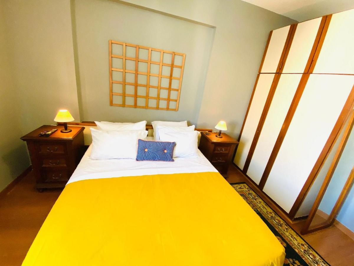 Leblon De 2 Quartos Com Vista Do Mar, Piscina, Sauna E Garagem *