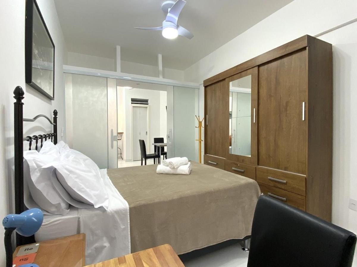 M100 - Flat A 3 Minutos Da De Copacabana Apartamento
