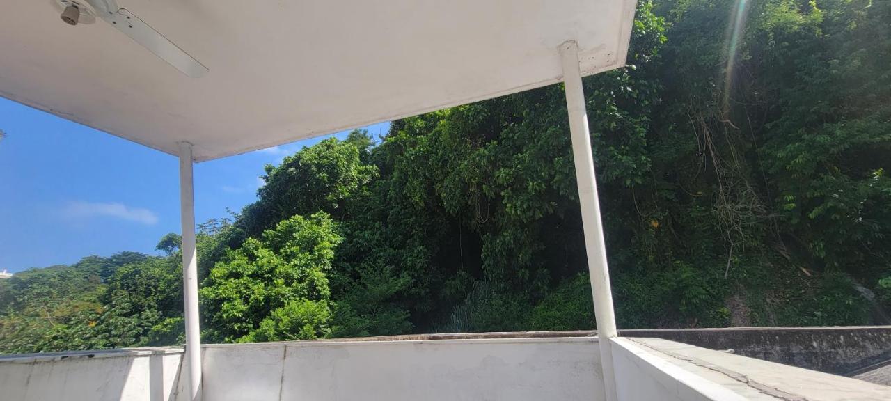 Maroca Copacabana Homestay *