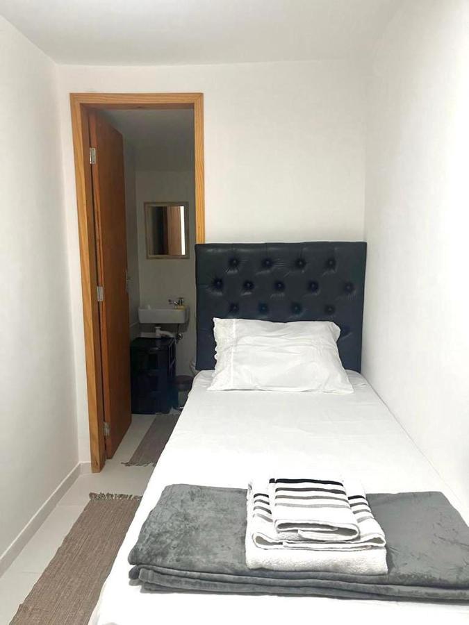 C/ Banheiro Proximo A Da Barra Da Tijuca Guest house