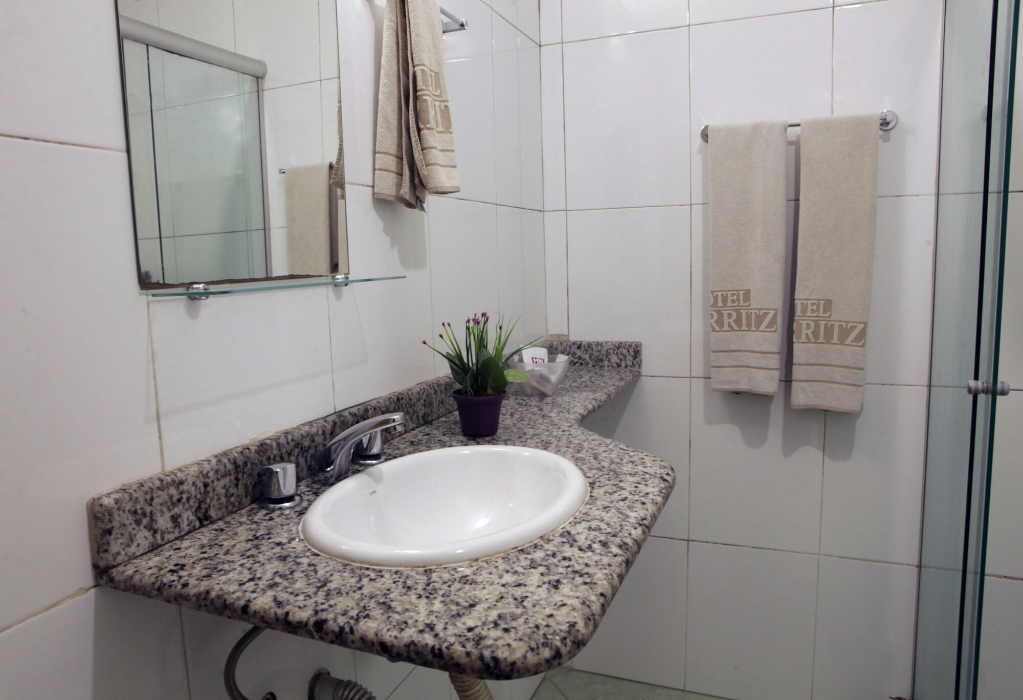 Hotel Novo Biarritz Copacabana 2*