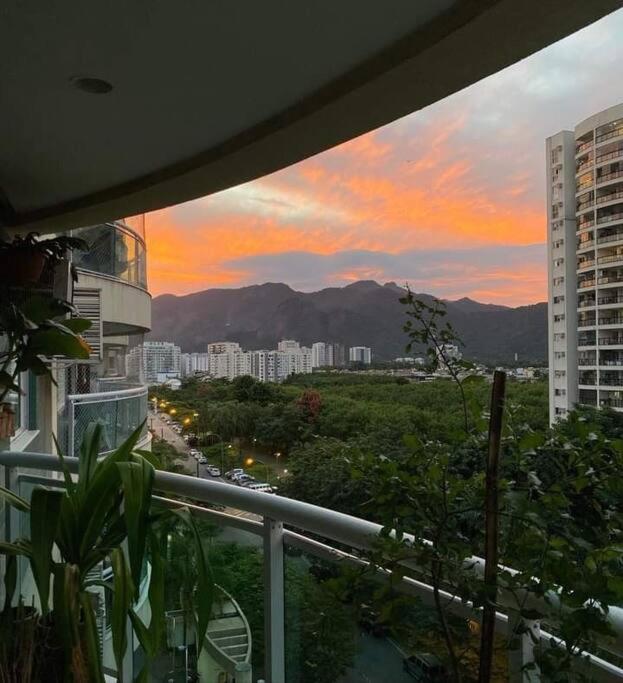 Excelente Apartamento P/ Temporada- Barra/ Regiao Olimpica Apartamento *