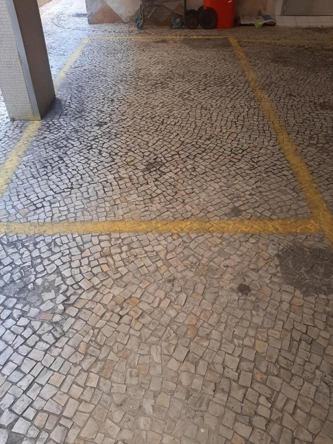 Apartamento Amplo, Arejado E Iluminado