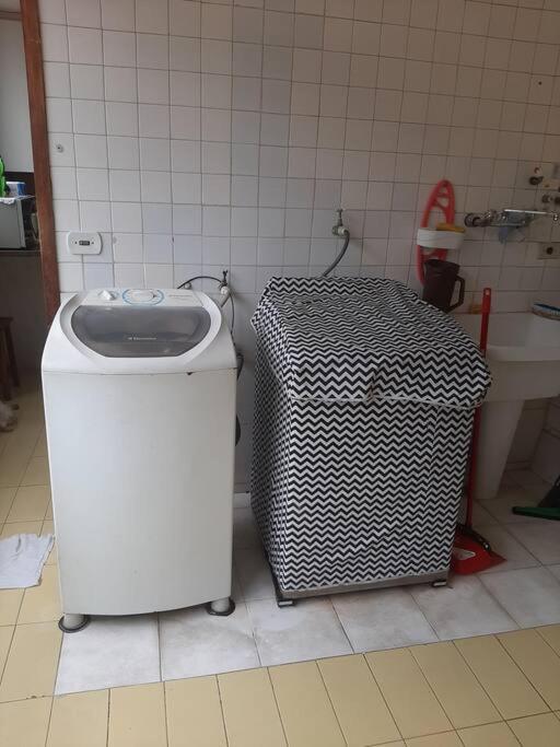 Quarto em Acomodações Particulares Apartamento Amplo, Arejado E Iluminado Rio de Janeiro