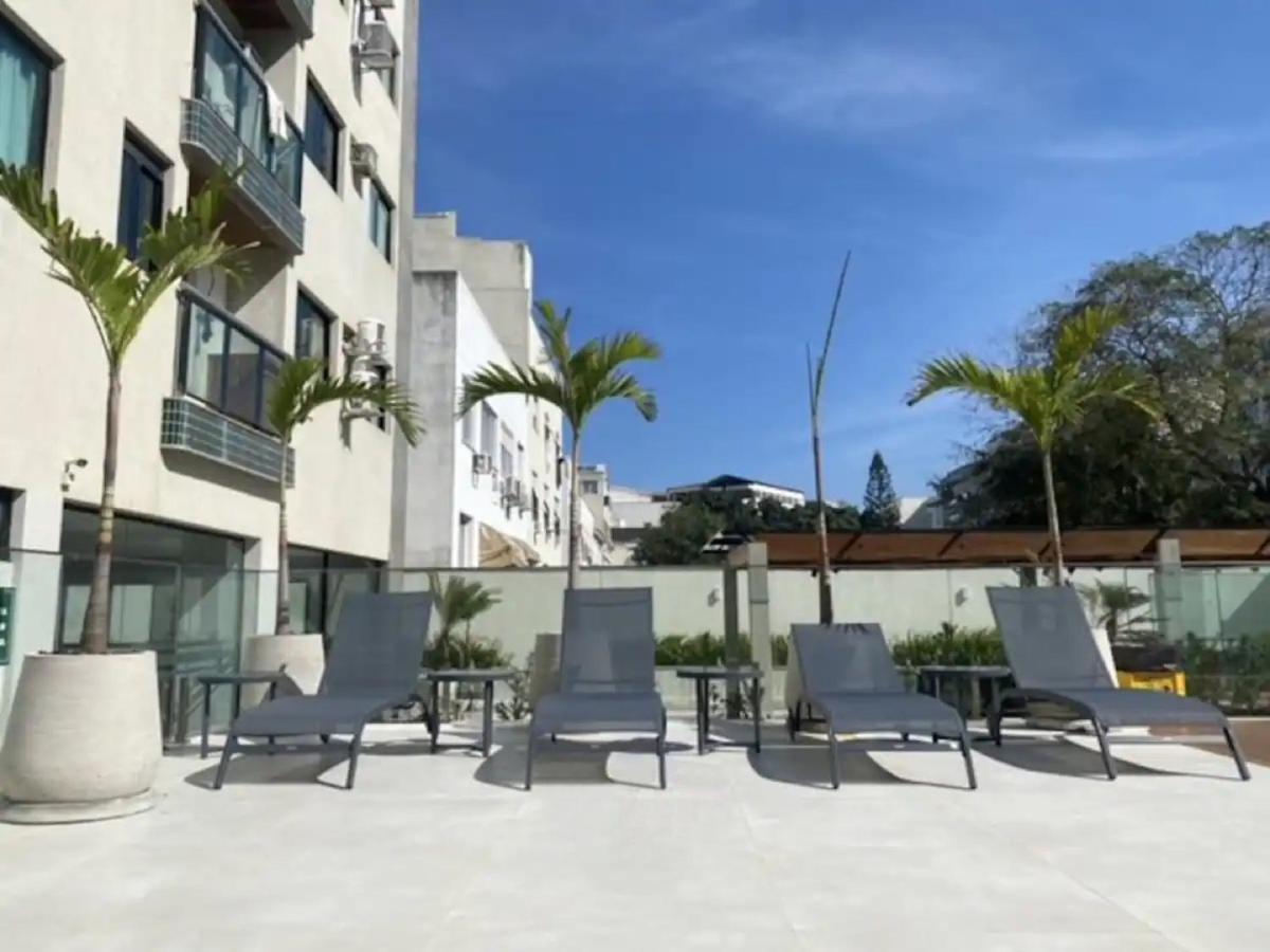 30 Secs To The Beach, 3 Balconies, 2 Bdrms Ensuite *