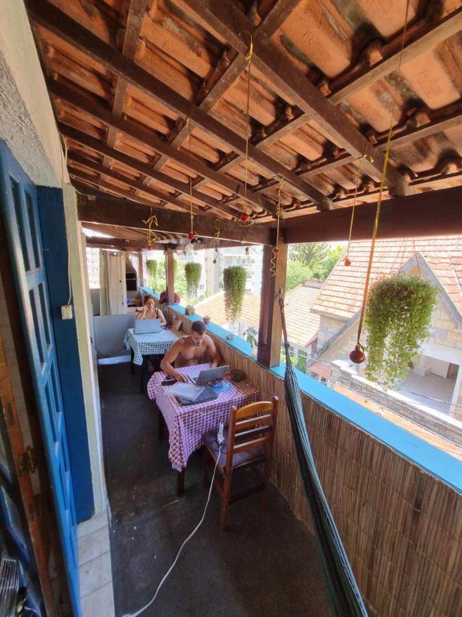 Hostel Locals House *