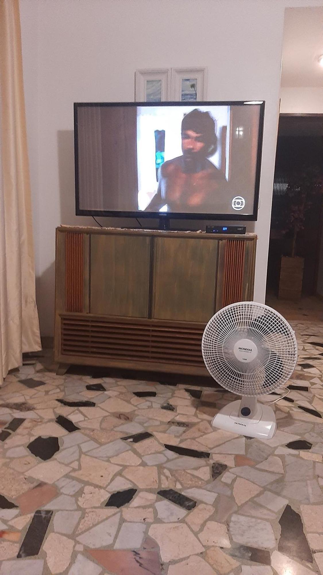Apartamento Amplo, Arejado E Iluminado Quarto em Acomodações Particulares