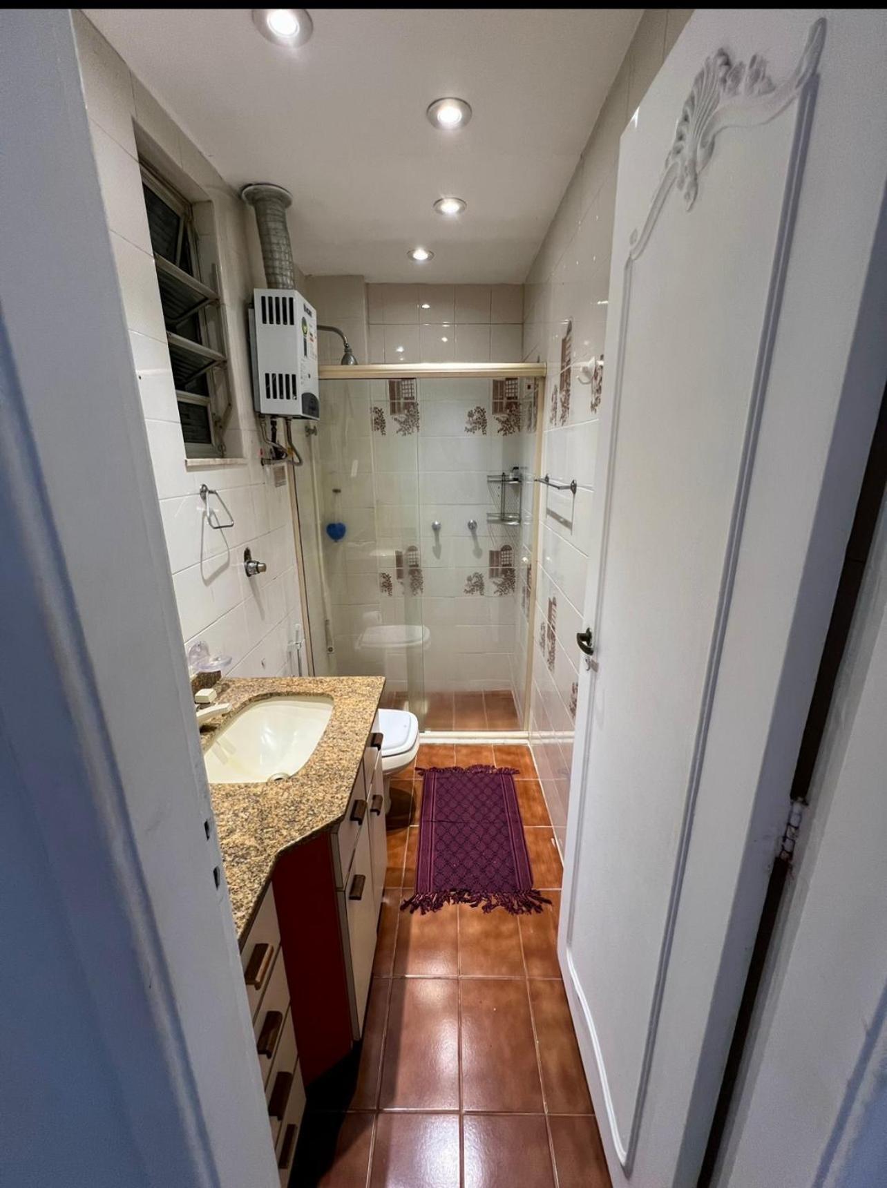 Alugo Espacoso Com Banheiro Privado Em Em Copanema Homestay Rio de Janeiro