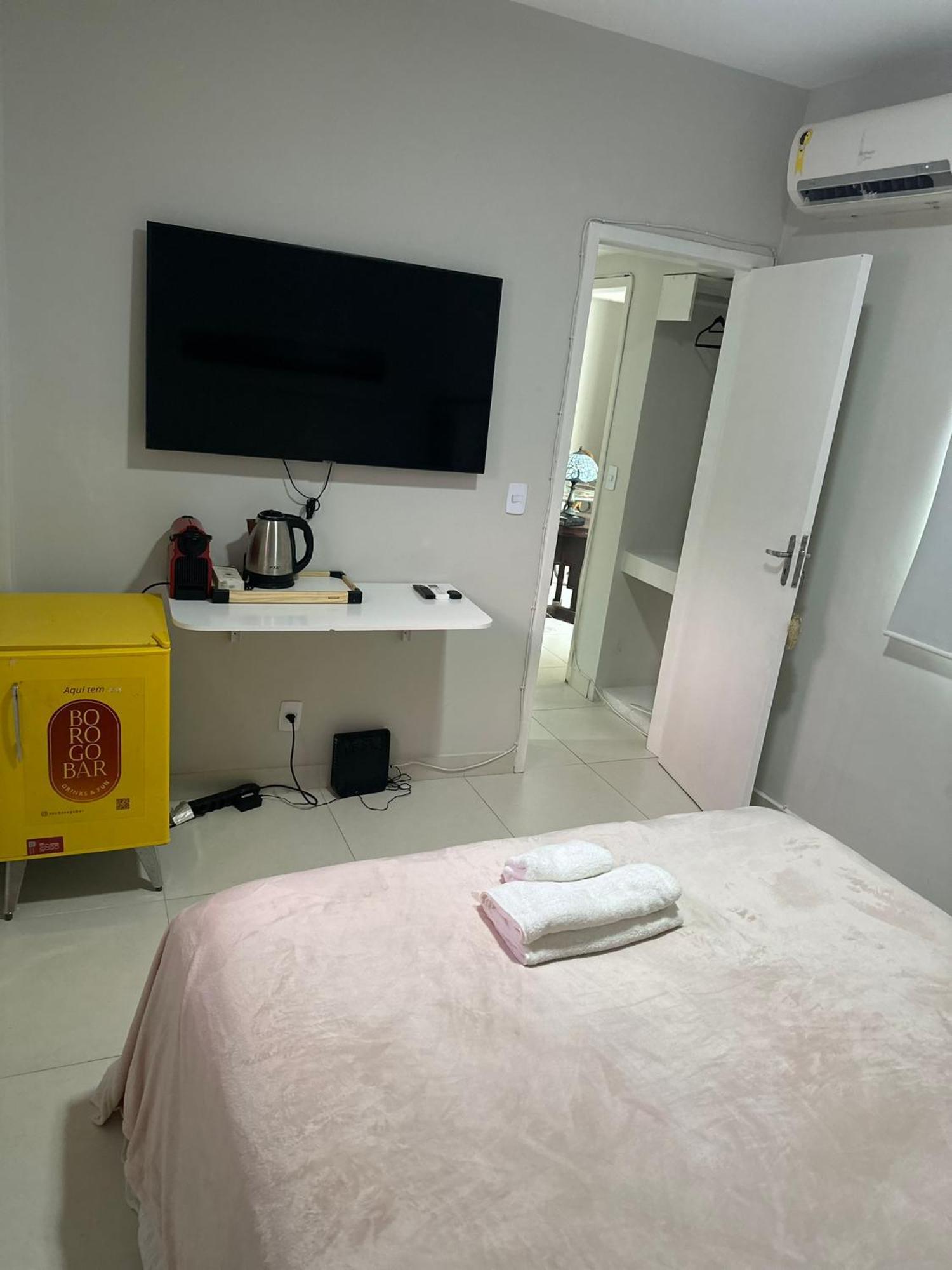 Quarto em Acomodações Particulares Em Cobertura Em Copacabana Com Estacionamento