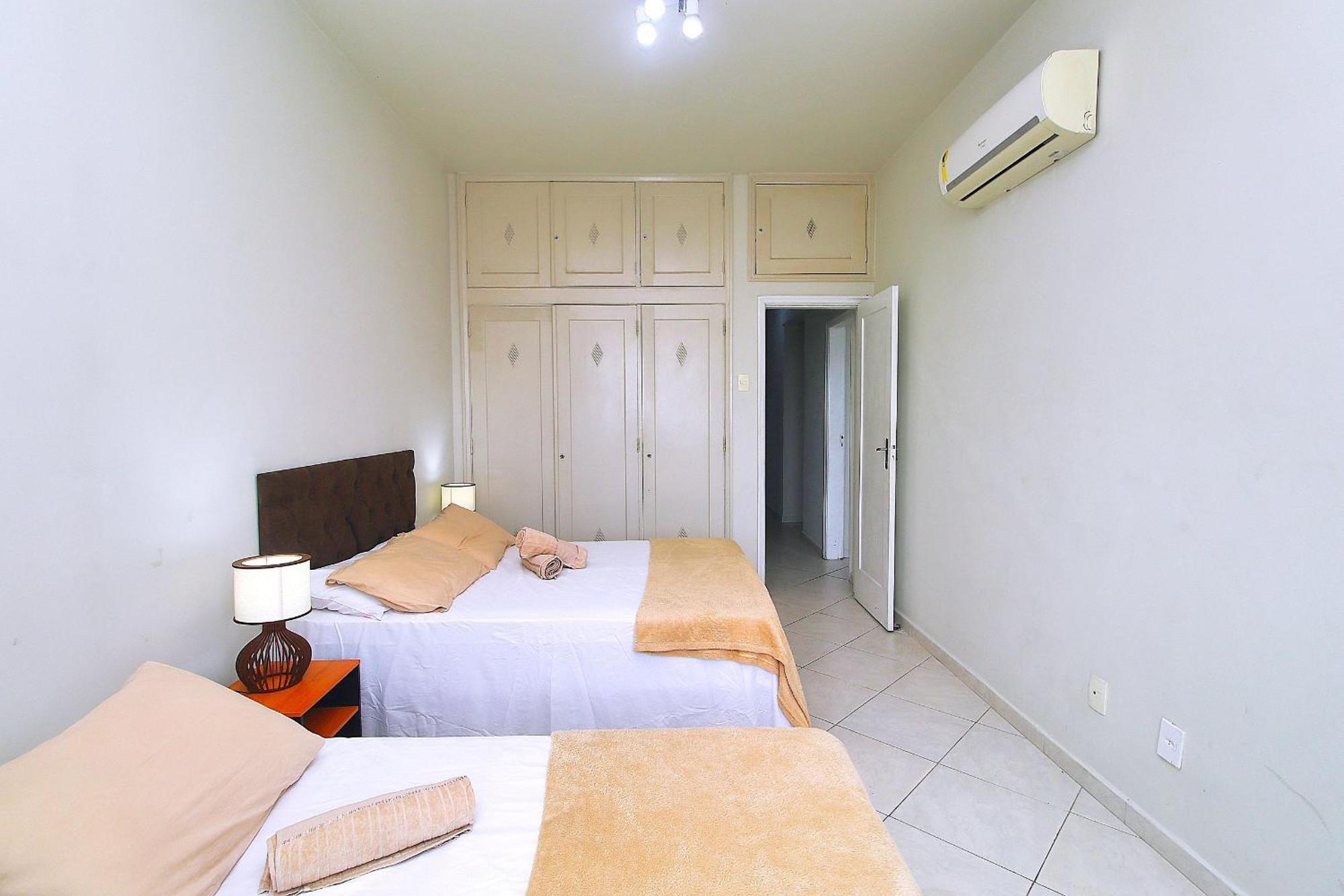 Apartamento Com Vista Espetacular P/ 9 Pessoas, Frente Mar, Proximo Ao Metro. Rio de Janeiro