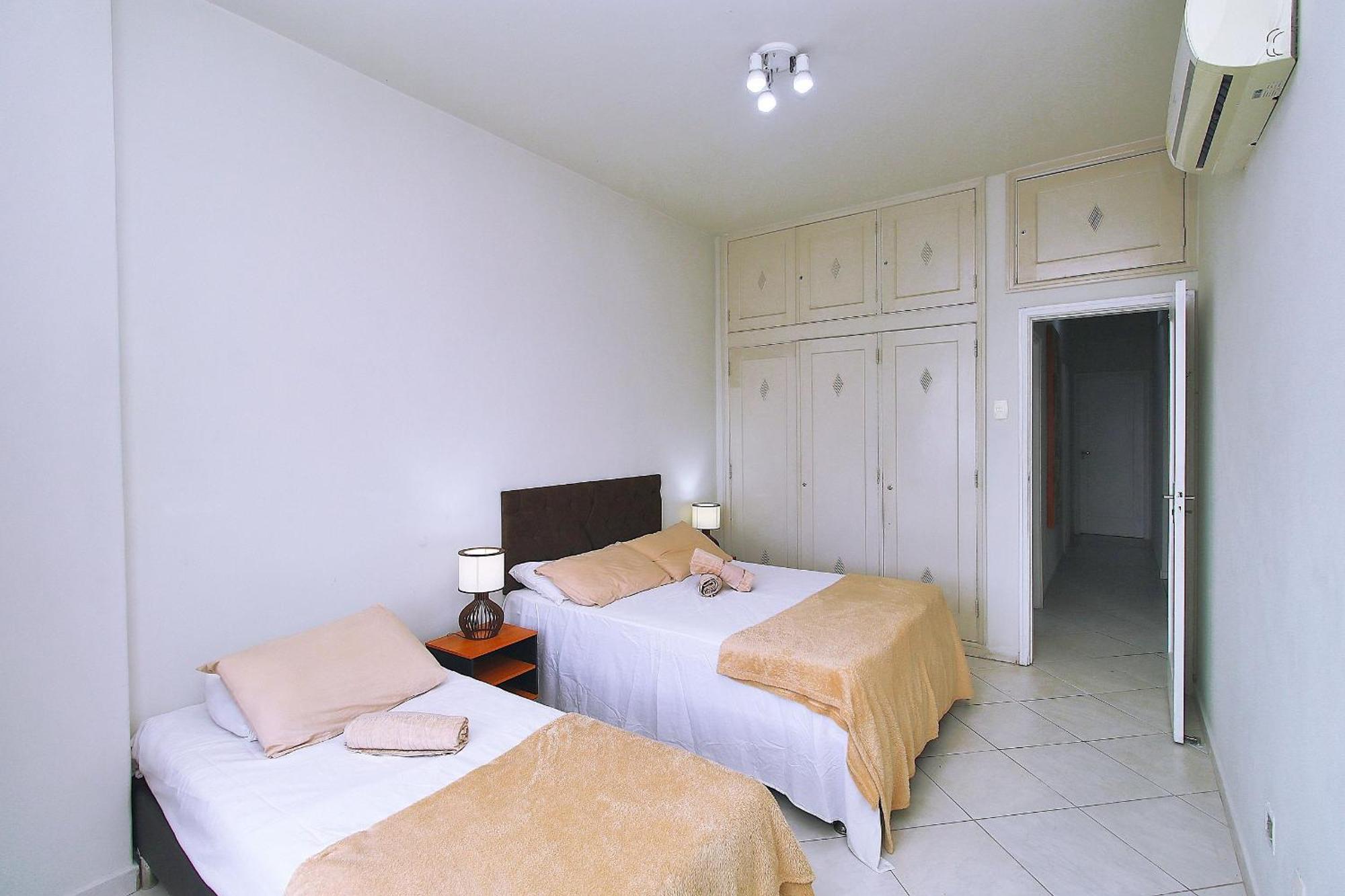 Com Vista Espetacular P/ 9 Pessoas, Frente Mar, Proximo Ao Metro. Apartamento *