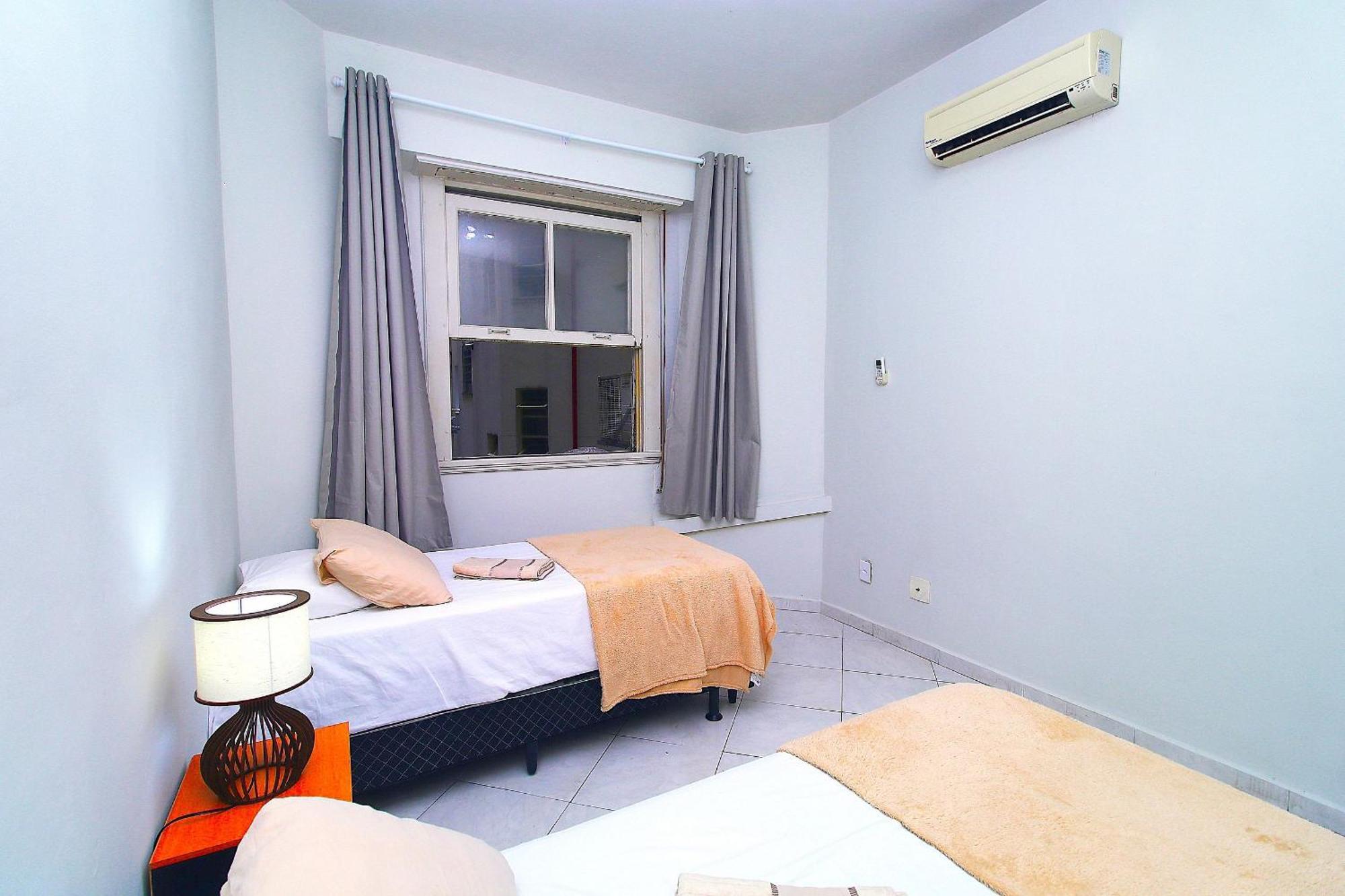 Com Vista Espetacular P/ 9 Pessoas, Frente Mar, Proximo Ao Metro. Apartamento *