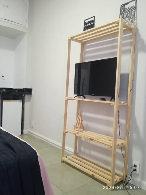 Lapa - Apto Ate 2 Pessoas. Apartamento *