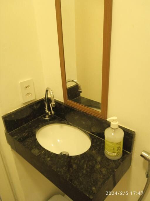 Apartamento Lapa - Apto Ate 2 Pessoas. *