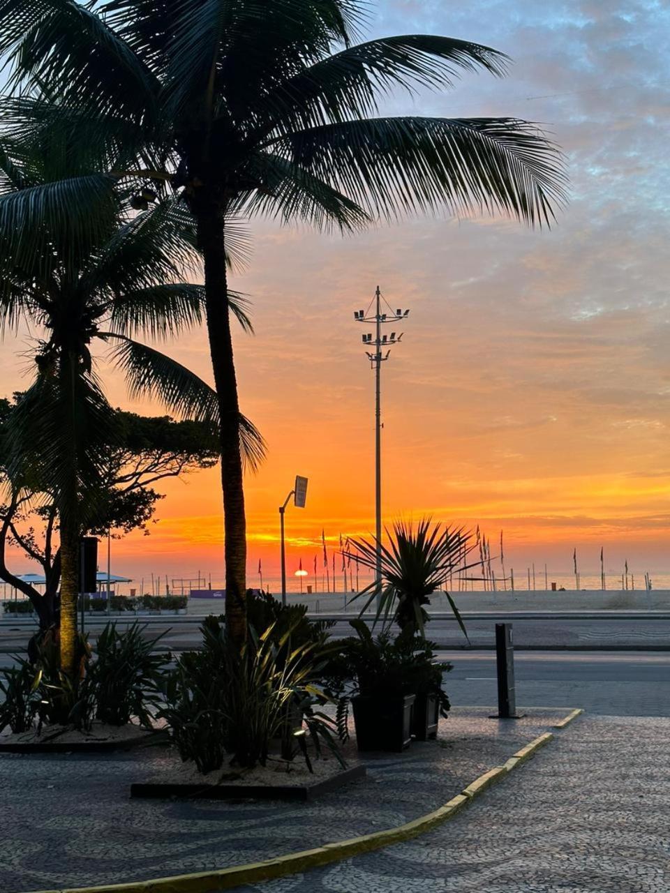 Casa de hóspedes Cobertura Compartilhada Em Frente A De Copacabana, Rj *