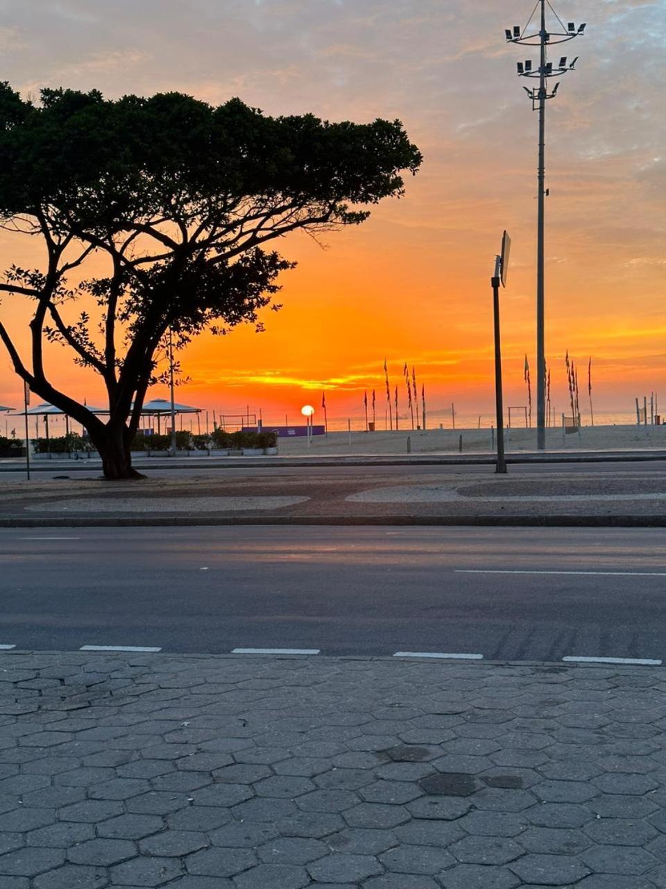 Casa de hóspedes Cobertura Compartilhada Em Frente A De Copacabana, Rj *