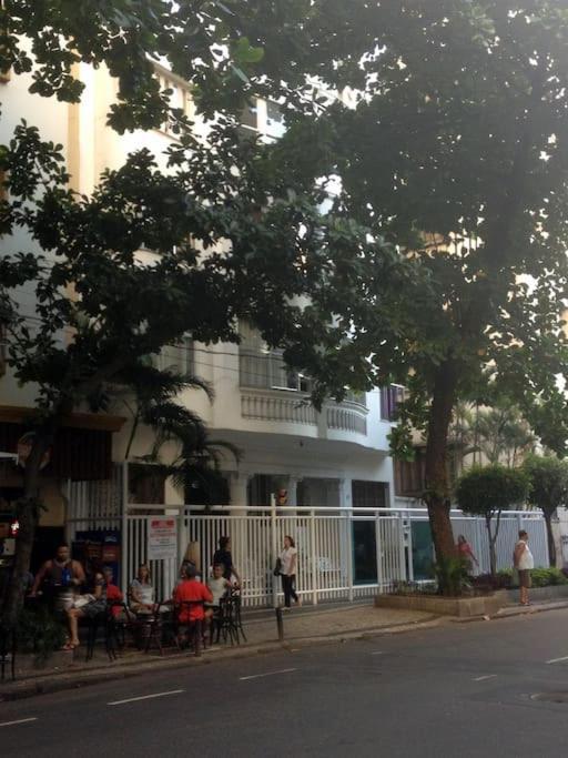 Copacabana Perto Da Praia-2 Quartos-120m2-terreo-200m Metro * Rio de Janeiro
