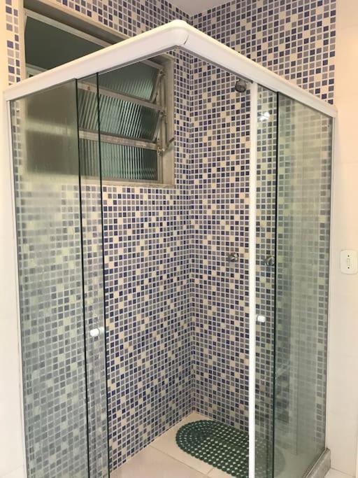 Copacabana Perto Da Praia-2 Quartos-120m2-terreo-200m Metro Apartamento *