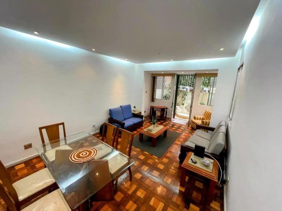 Apartamento Copacabana Perto Da Praia-2 Quartos-120m2-terreo-200m Metro *