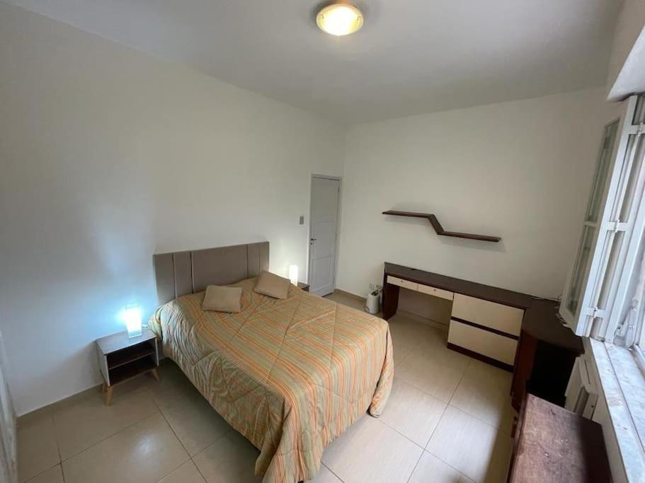 Copacabana Perto Da Praia-2 Quartos-120m2-terreo-200m Metro * Rio de Janeiro