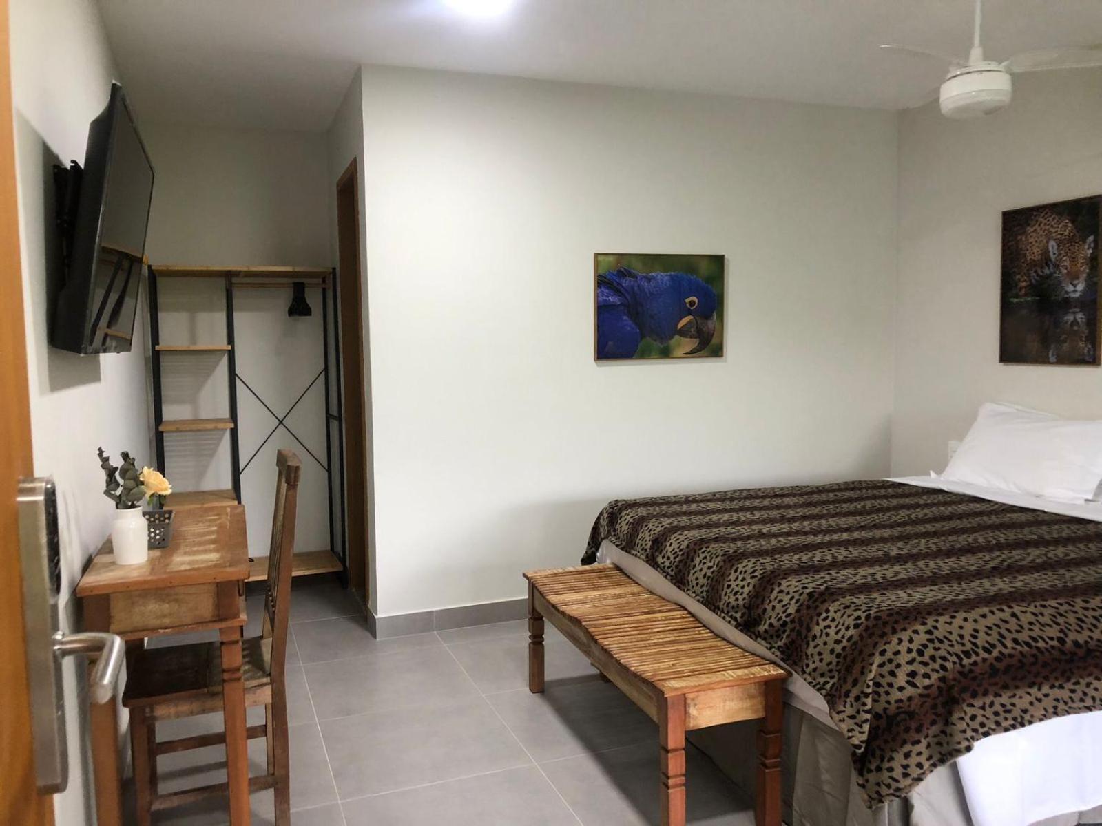 Lorita - Pantanal Inn Rio de Janeiro