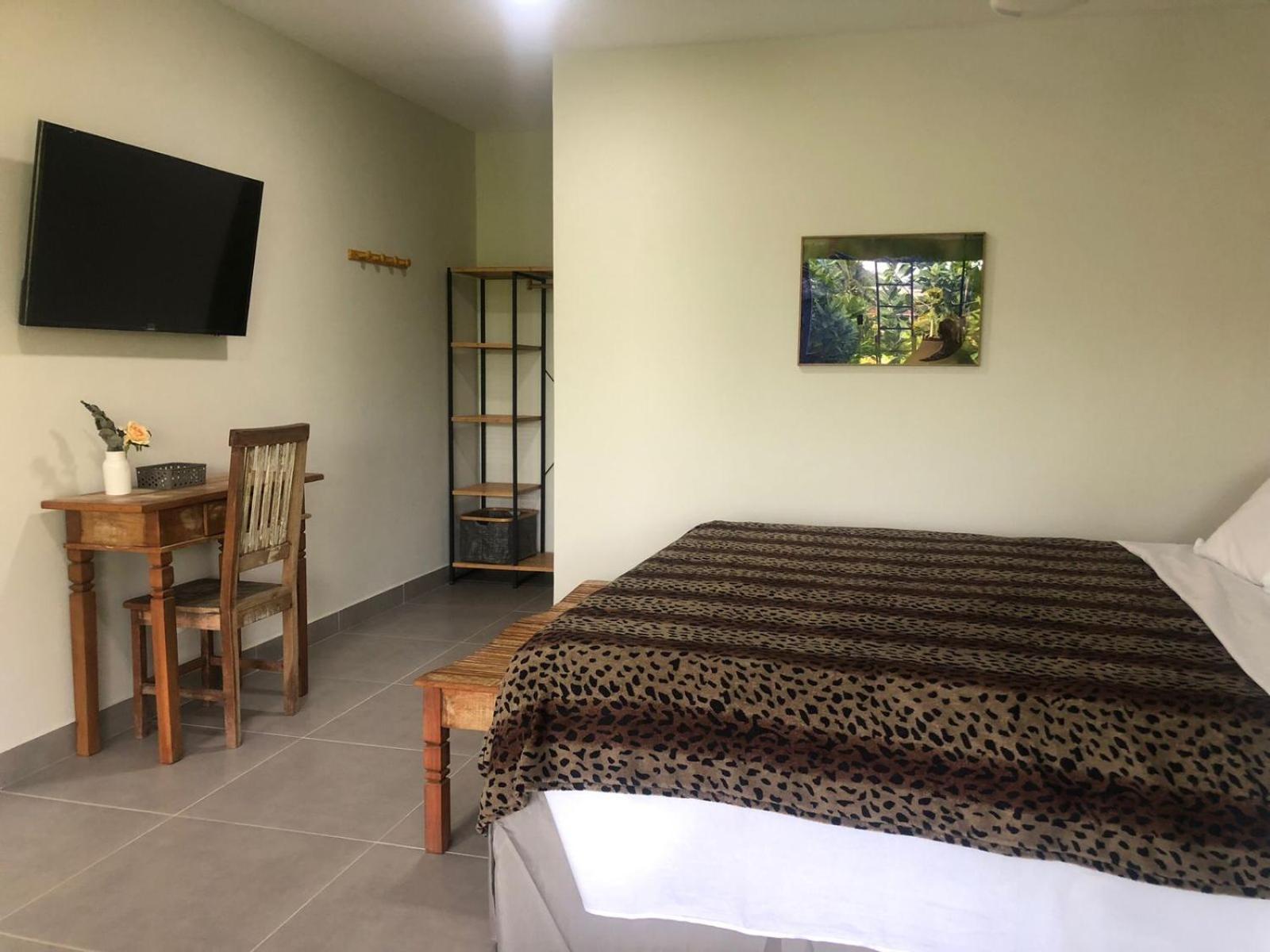 Lorita - Pantanal Inn Rio de Janeiro