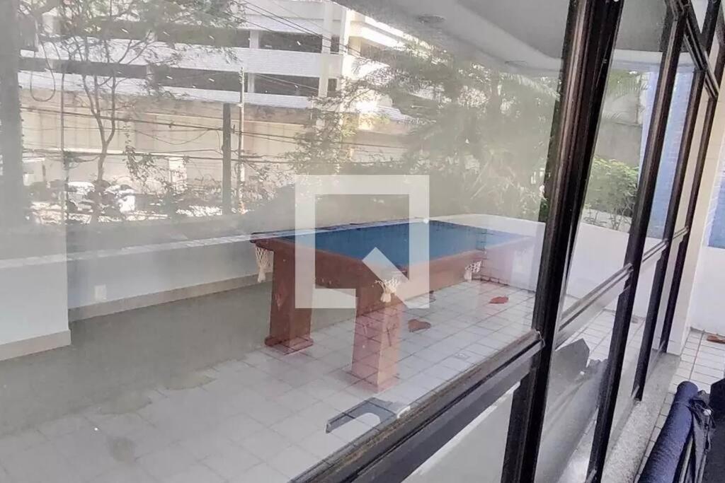 Excelente Apartamento No Leblon 02 Quadras Da Em Predio Com Piscina, Sauna E Academia Rio de Janeiro
