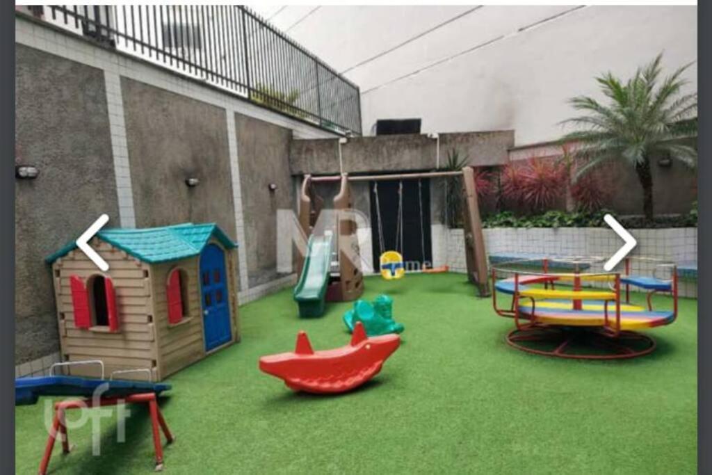 Excelente Apartamento No Leblon 02 Quadras Da Em Predio Com Piscina, Sauna E Academia Rio de Janeiro