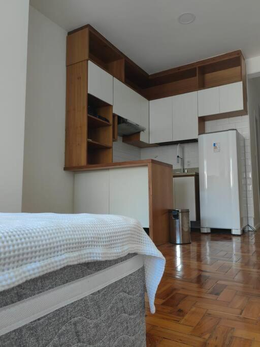 Apartamento Ape Na Rua Palmeiras Imperiais *