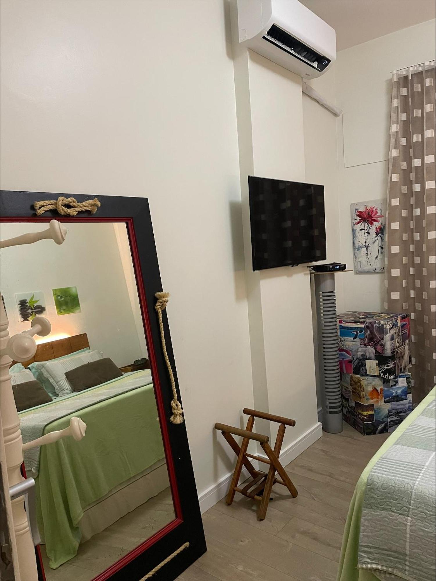 Apartamento Conforto Espaco Trabalho Wi-fi Rapido Cama Queen Perto Metro Cantagalo Rio de Janeiro