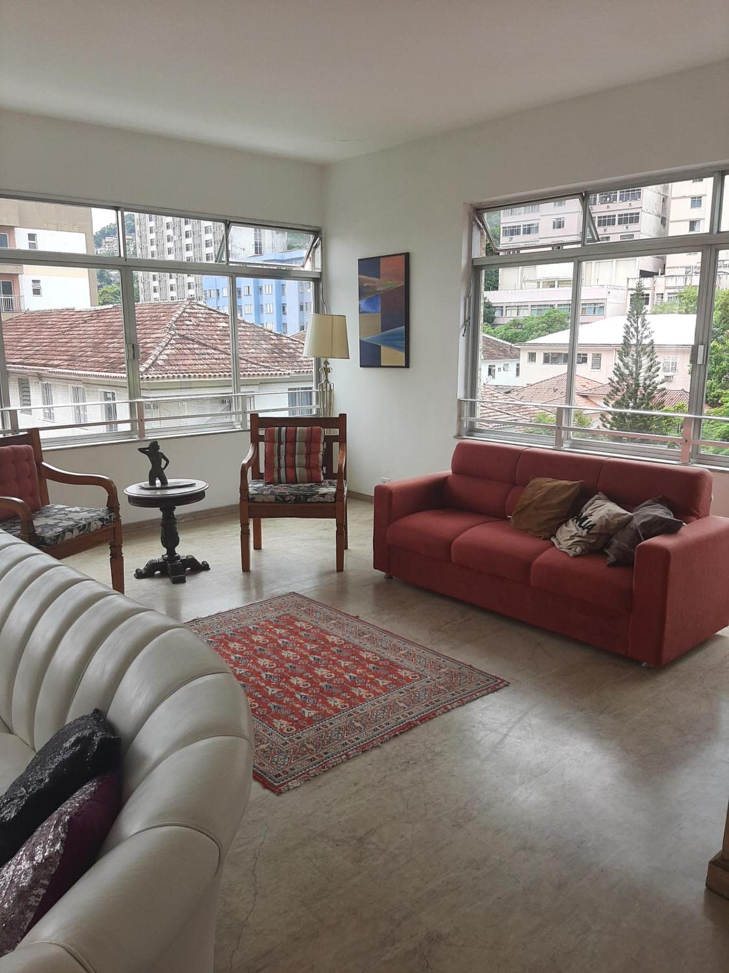 Quarto em Acomodações Particulares Apartamento Amplo, Arejado E Iluminado *
