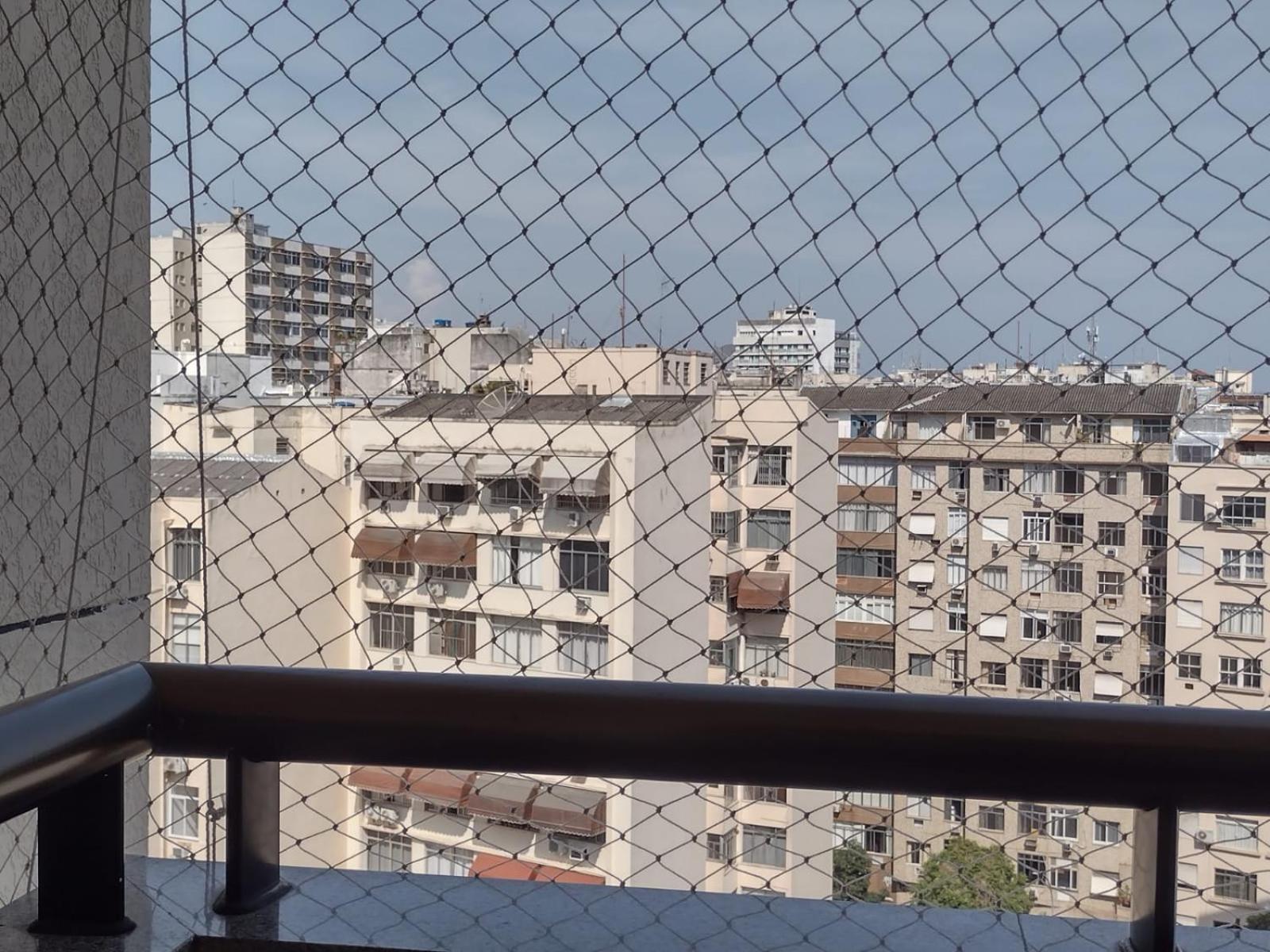 Bom De Fica Aqui Em Copacabana