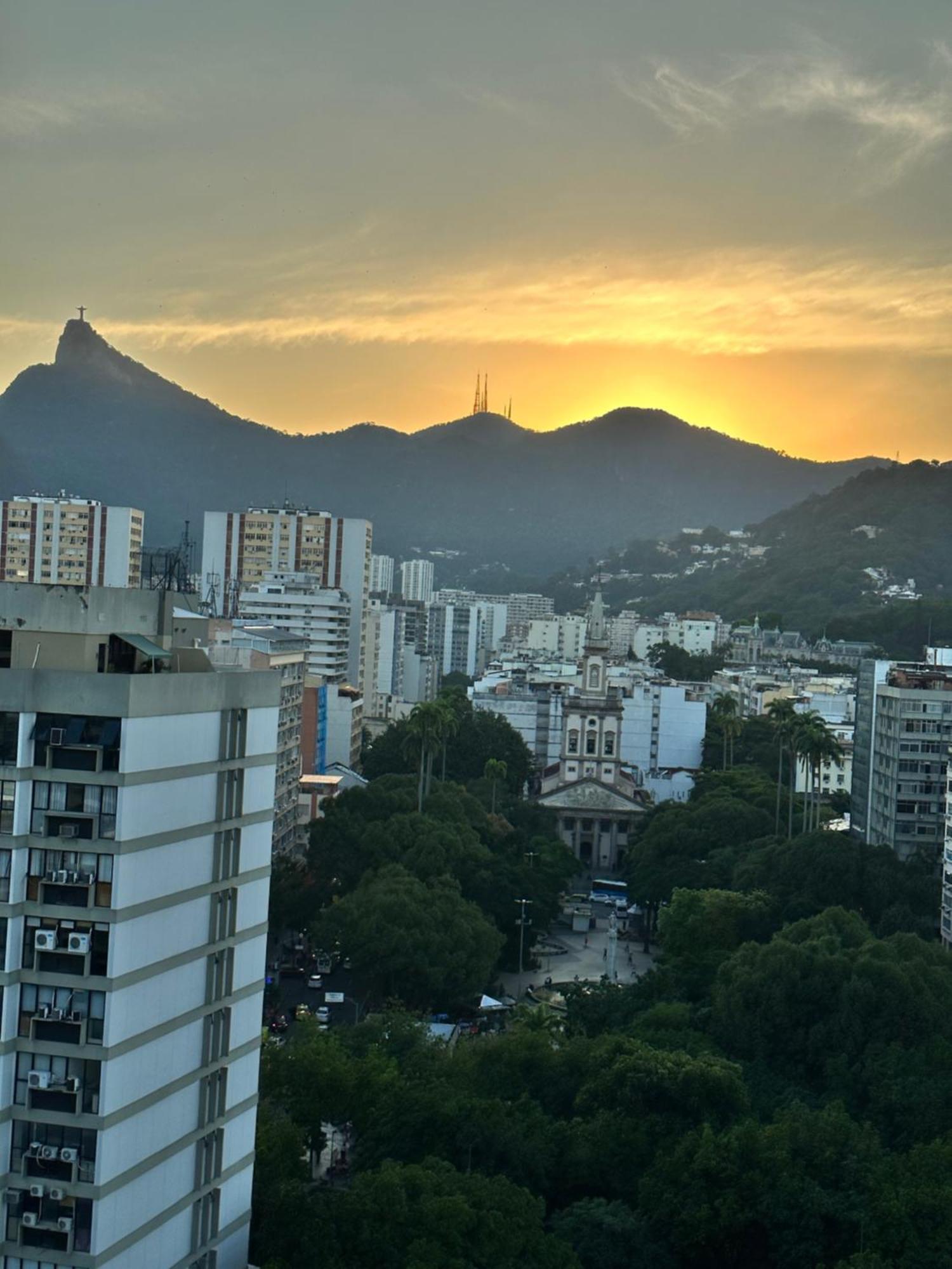 Apartamento No Flamengo, Andar Alto, Super Ventilado, Proximo A Com Varanda Espacosa E Incrivel Vista Do Cristo Redentor Apartment *